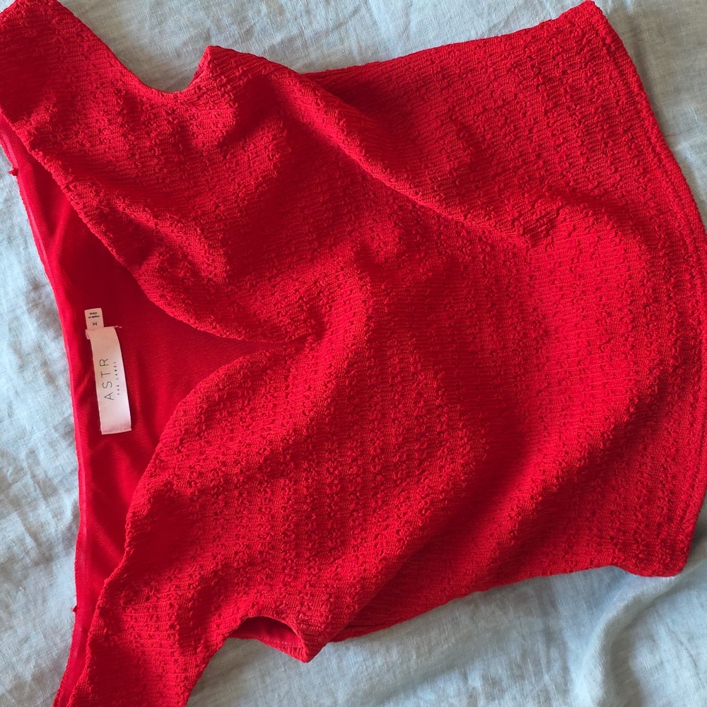 ASTR off shoulder sweetheart neckline top